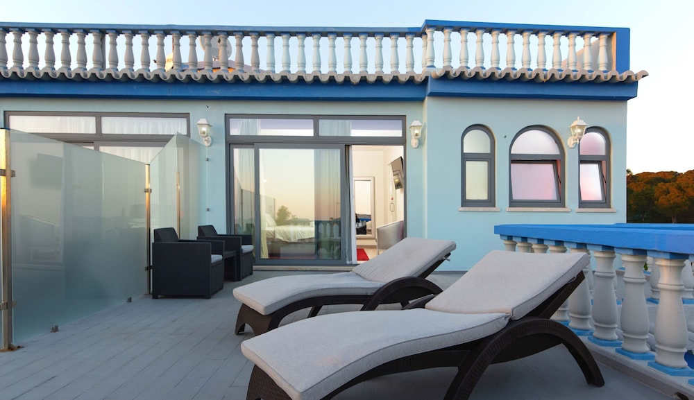 Deluxe Double Room, Sea View - Photo 8