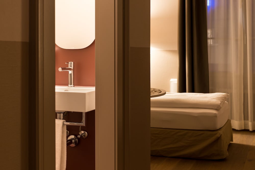 Basic Single Room photo 2