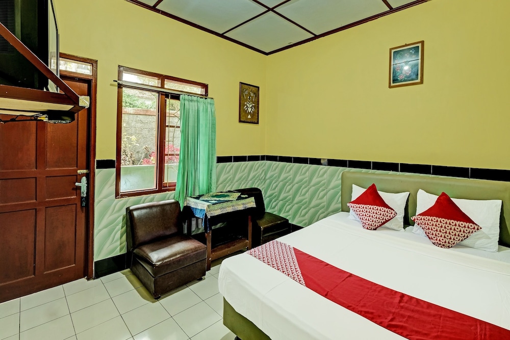 Economy Double Room photo 3