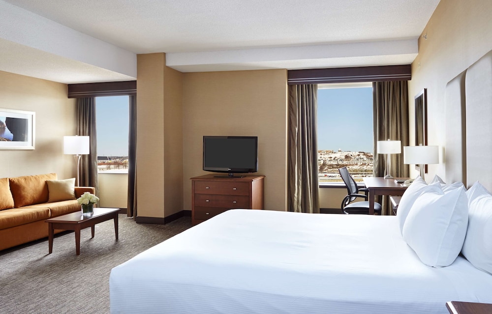 1 KING BED JUNIOR SUITE photo 2