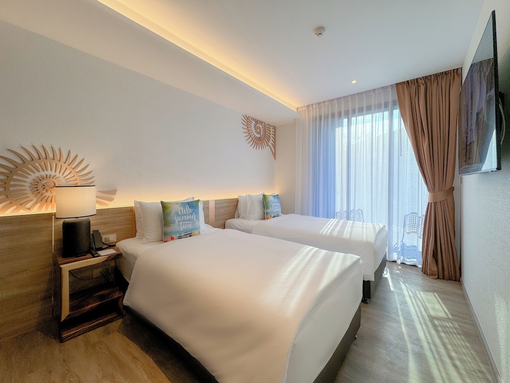 Grand Suite, 2 Bedrooms, Pool Access - Photo 4