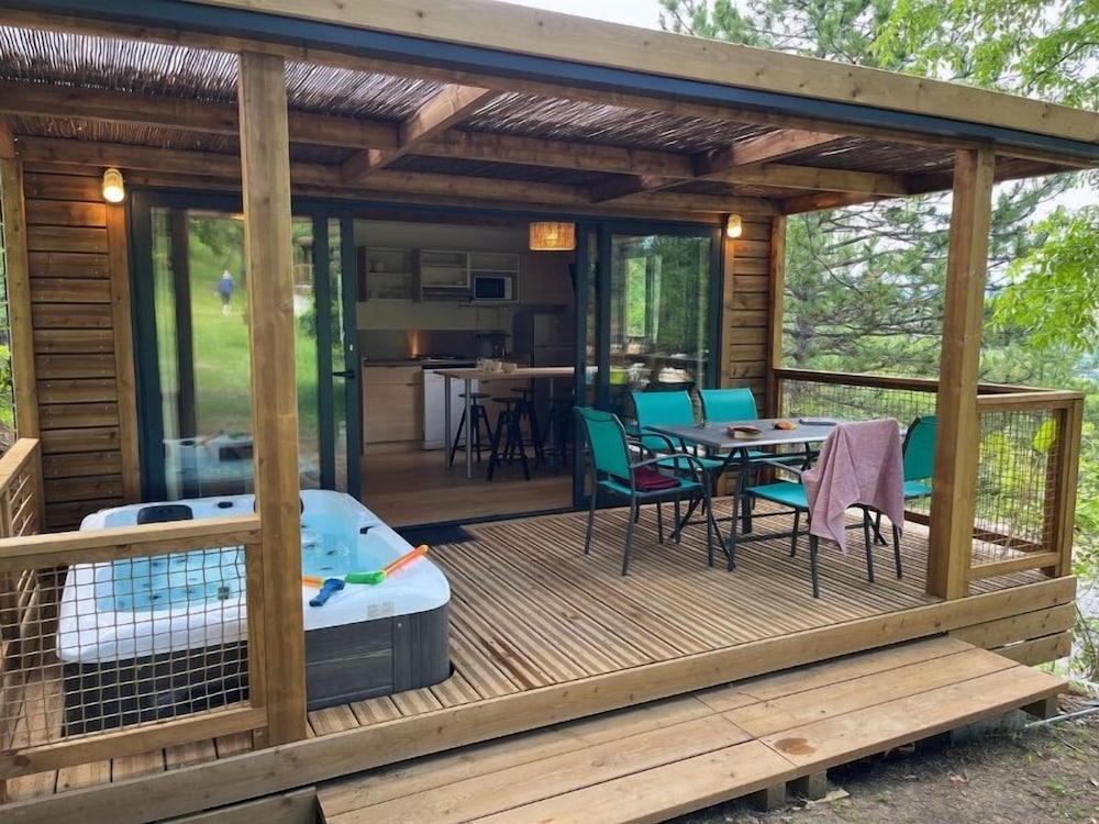 Superior Cottage, Hot Tub