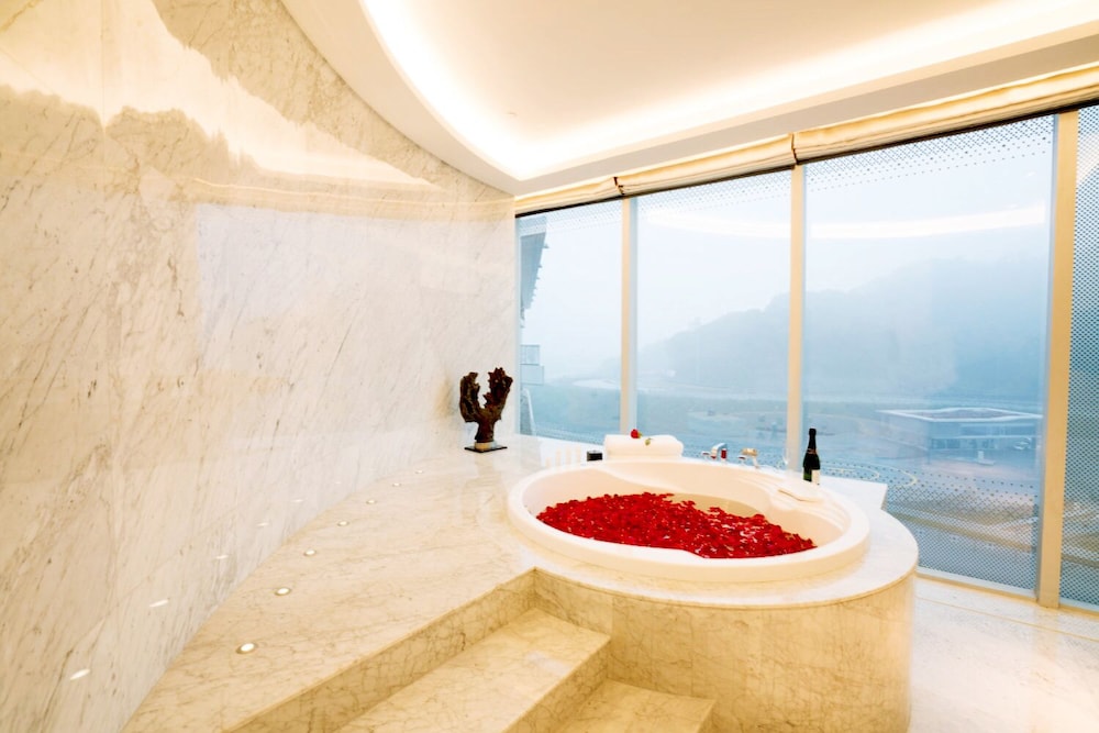 Panache Suite photo 2