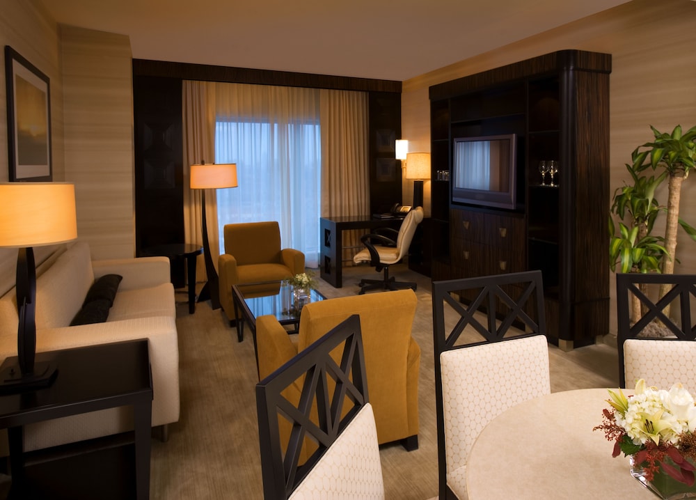 Deluxe Suite - Photo 5