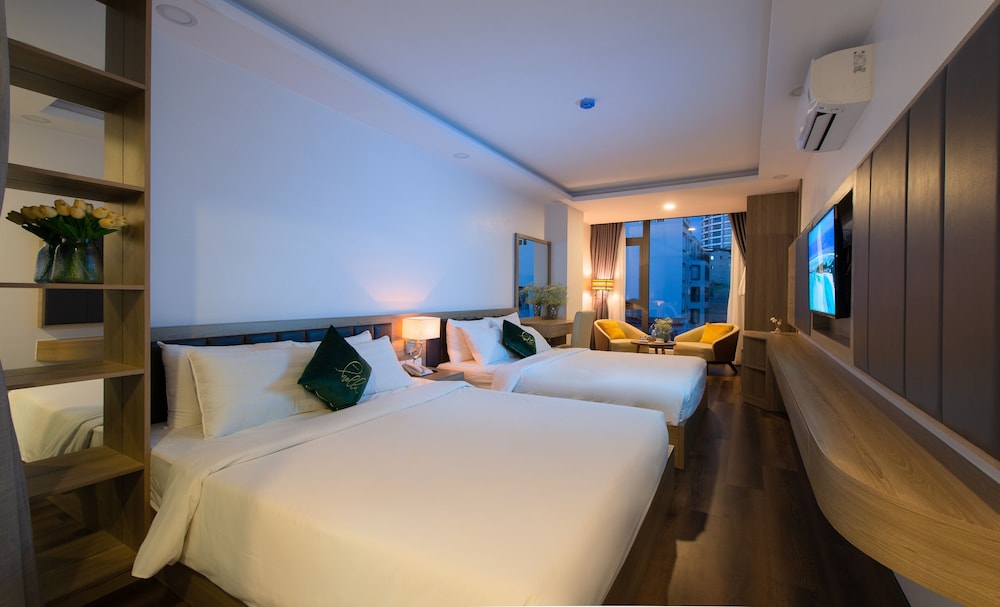 Executive Room, 2 Queen Beds, City View