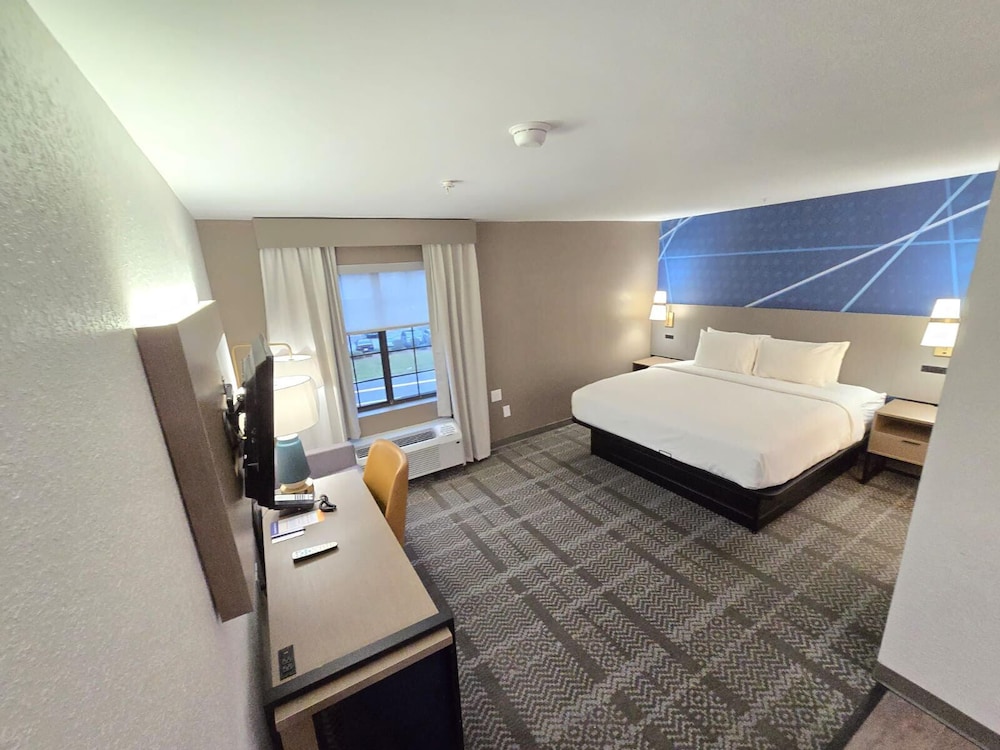 Room, 1 King Bed, Non Smoking - Photo 1