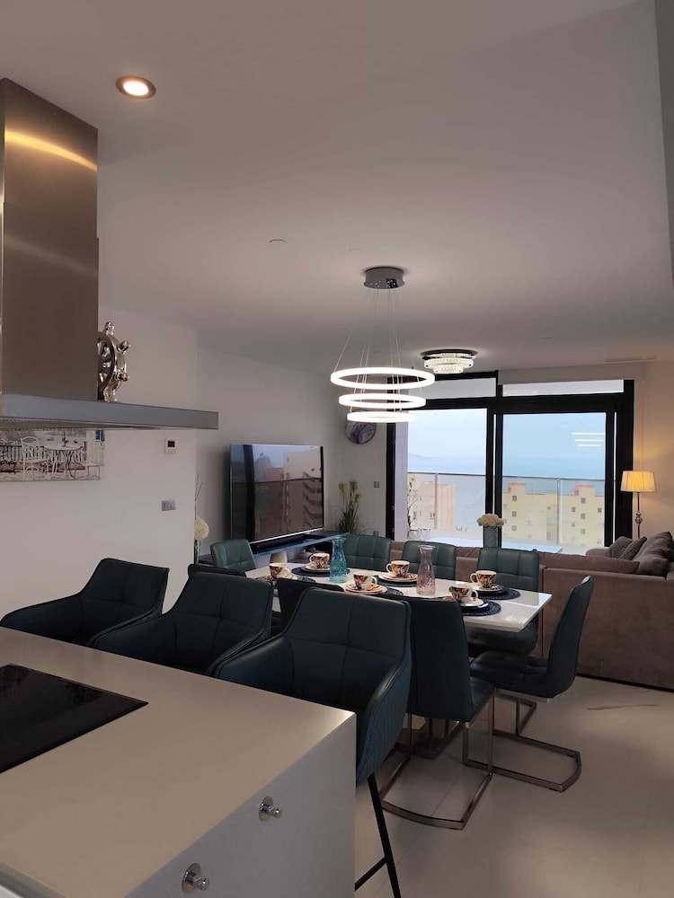 Comfort Apartment, Beach View