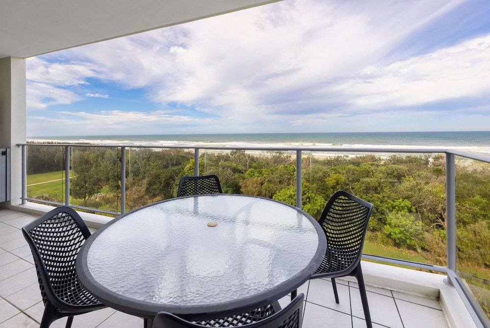 3 Bedroom Ocean View Apartment - Photo 8