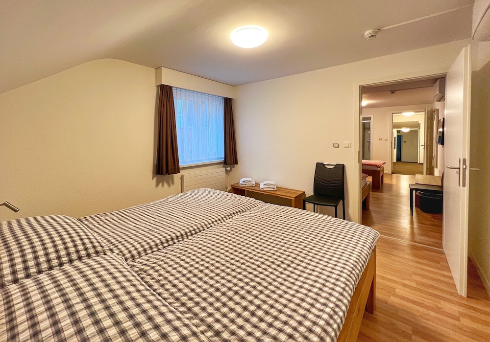 Quadruple Room - Photo 7