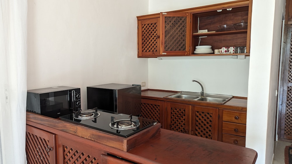 Comfort Suite, 1 Bedroom, Ocean View - Photo 8