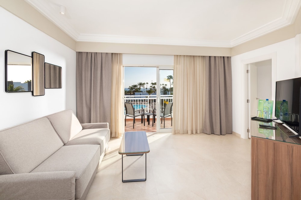 Suite, Balcony, Sea View - Photo 2