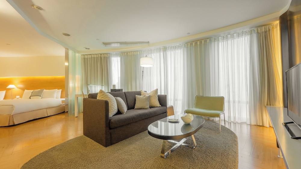 Family Suite, City View - Photo 6