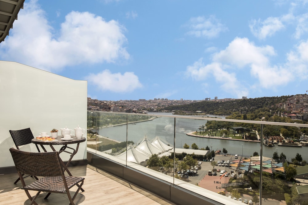 Suite, Balcony, Sea View