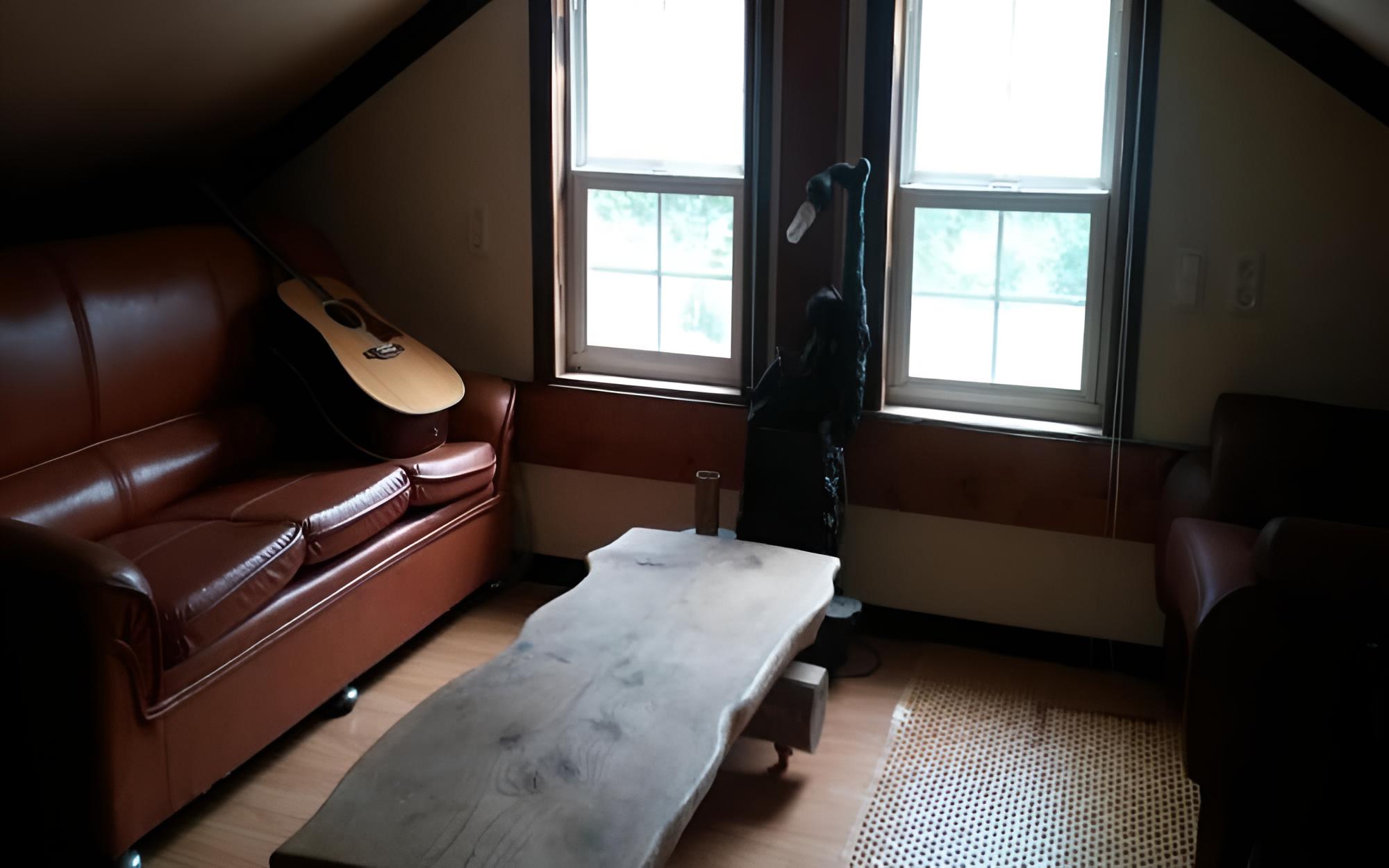 Room (Family Room (Unshared House Duplex)) photo 3