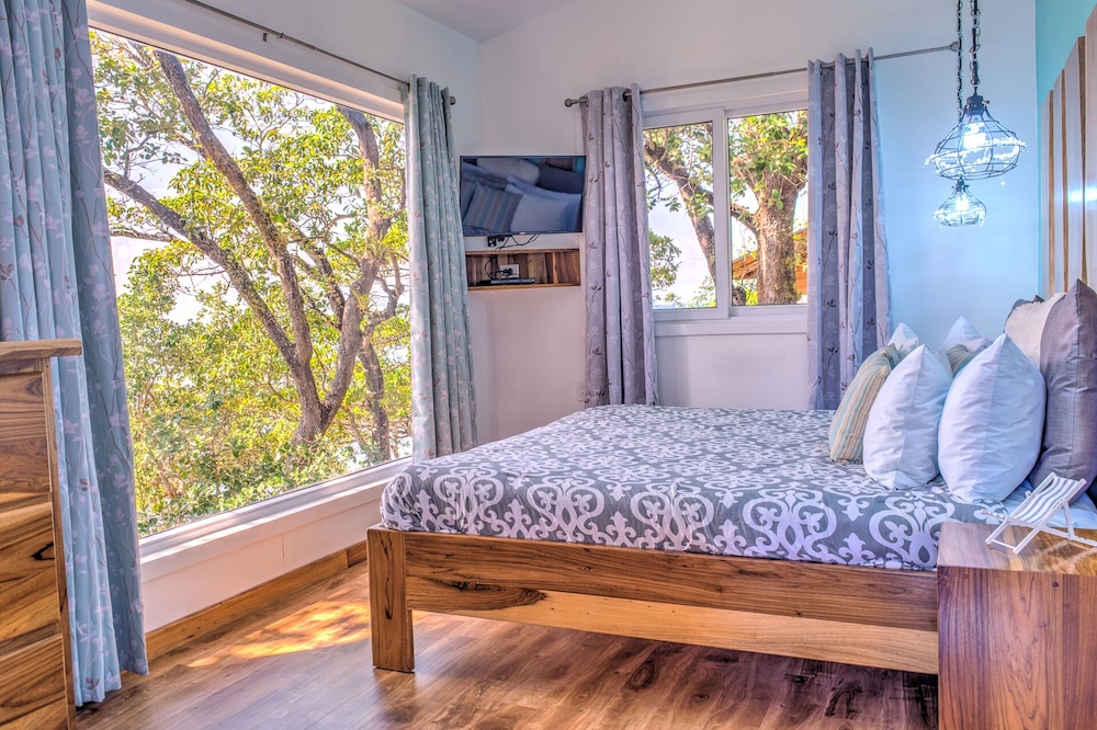 Luxury Tree House, 1 King Bed, Sea View photo 1