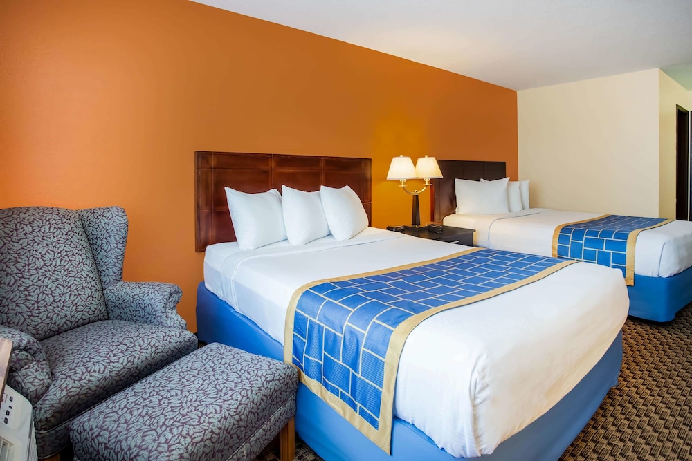 Room, 2 Queen Beds, Accessible, Non Smoking - Photo 3