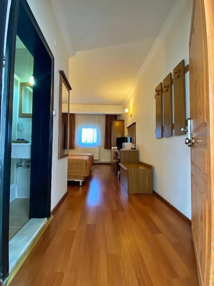 Club Double or Twin Room photo 2