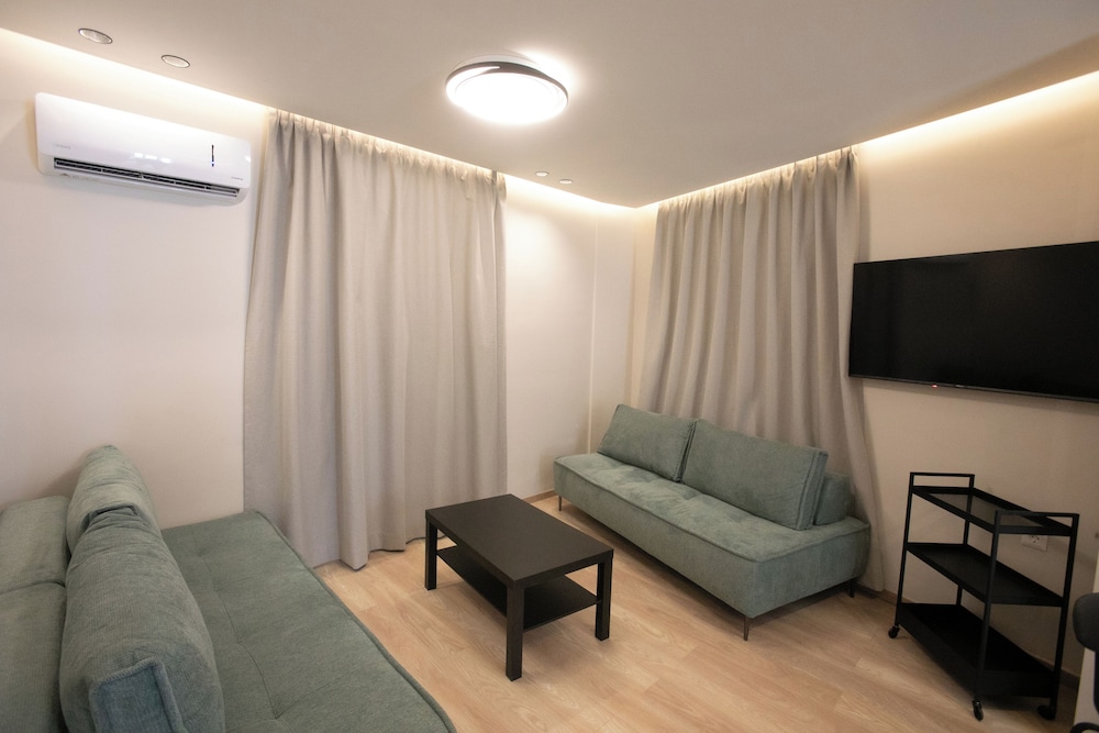 Luxury Spot F - Signature Terrace Suite photo 2