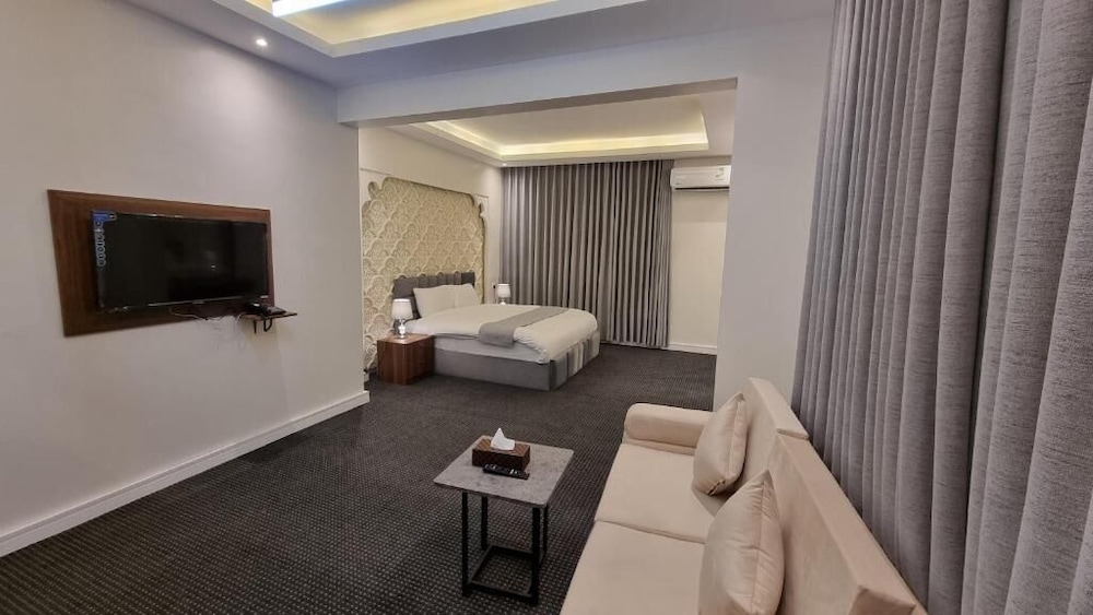 Deluxe Suite photo 1