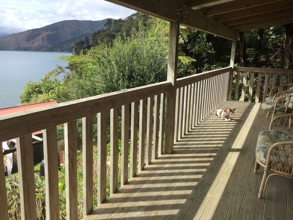 The Bellbird Chalet photo 3