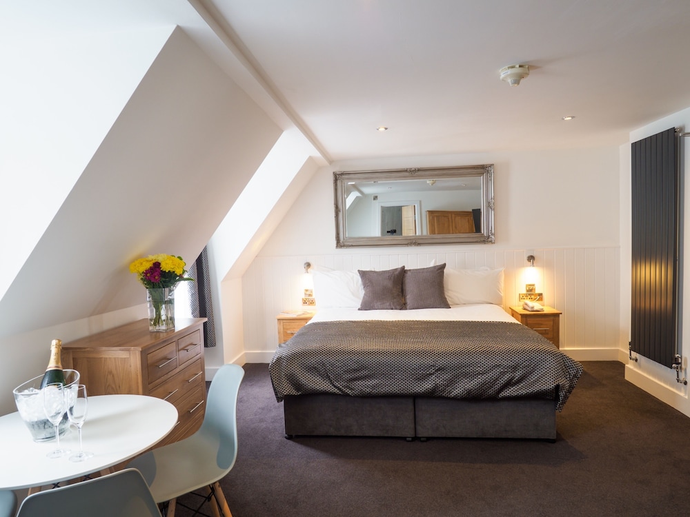 King Room with Sofa Bed