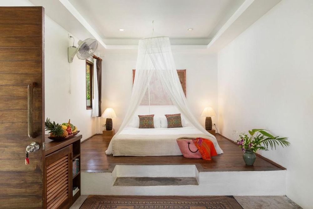 Jungle Bungalow