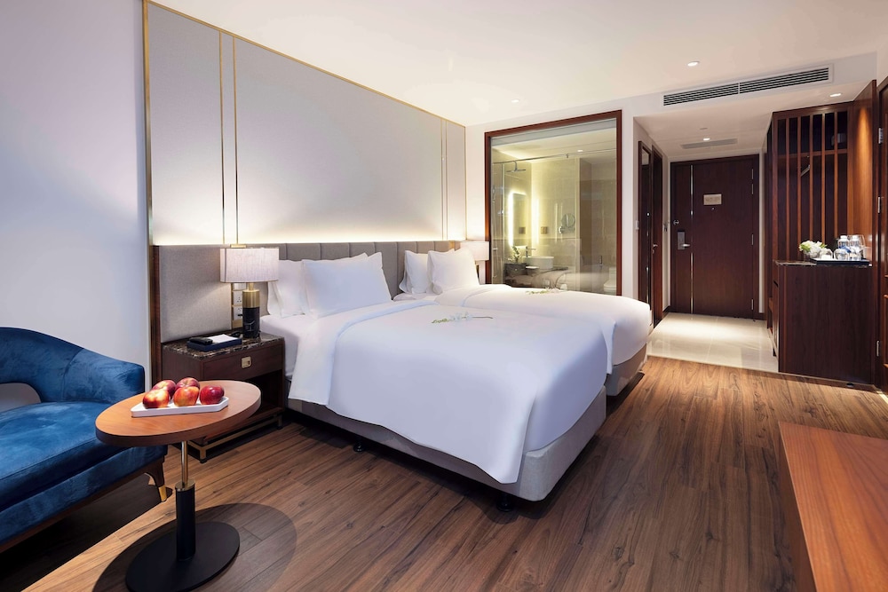 Deluxe Room, 2 Twin Beds, Balcony, Sea View photo 2