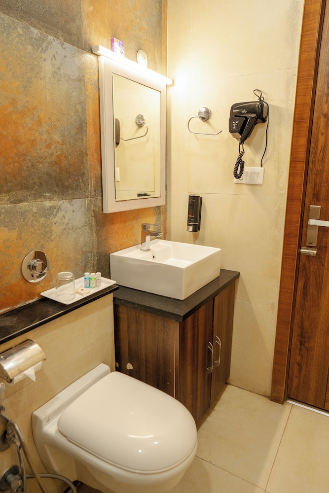 Deluxe Double Room - Photo 18