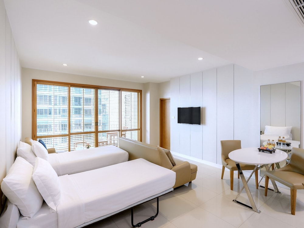 1 Bedroom with 2 Extra Beds