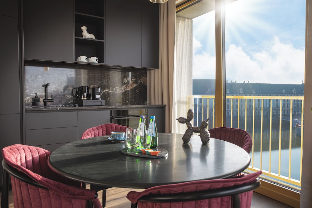 Suite with balcony and river view photo 3