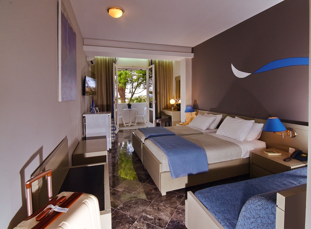 Standard Triple Room photo 3