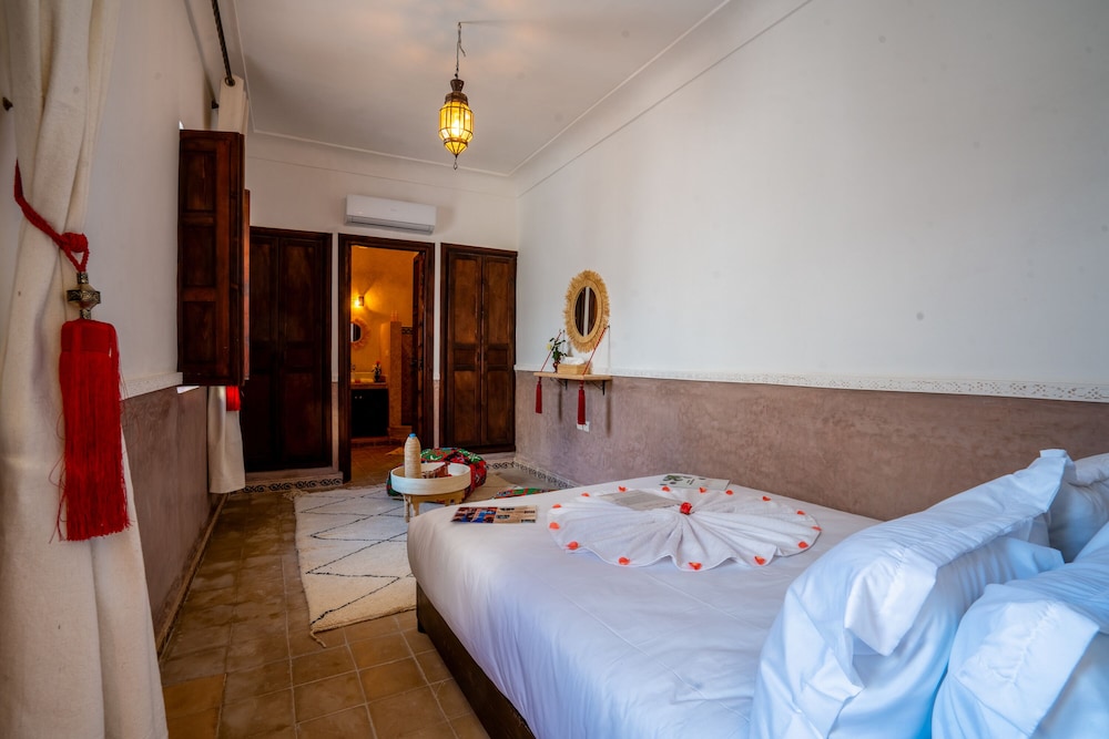 Standard Double Room - Photo 7