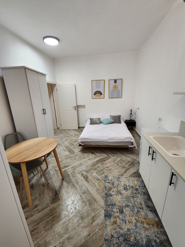 Basic Twin Room