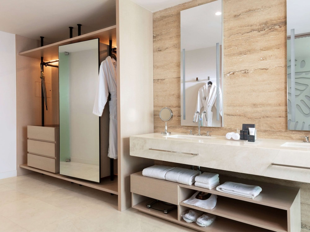 Deluxe Suite, 1 Bedroom, Oceanfront