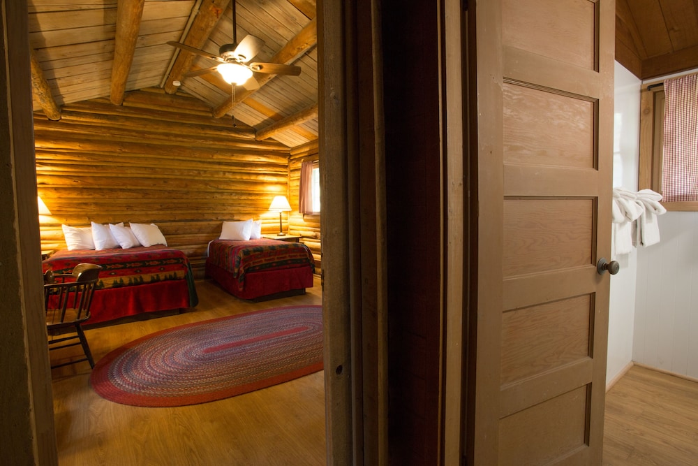 Basic Cabin photo 1