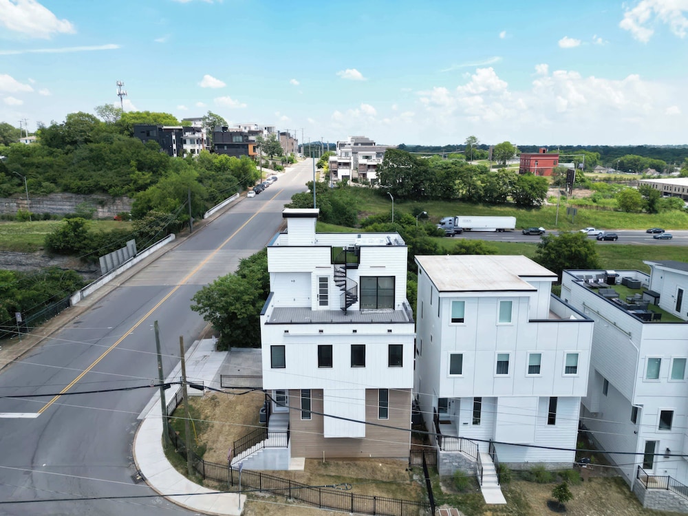 Elevator With Rooftop Hot Tub Pet-friendly Yard, Foto 50