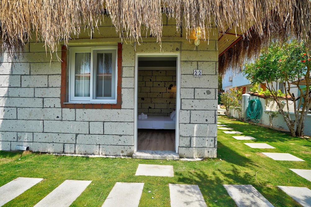 Standard Triple Room - Photo 6