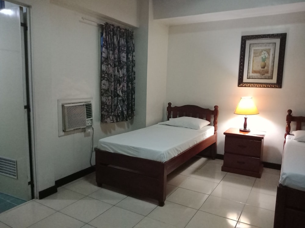 Standard Twin Room - Photo 4