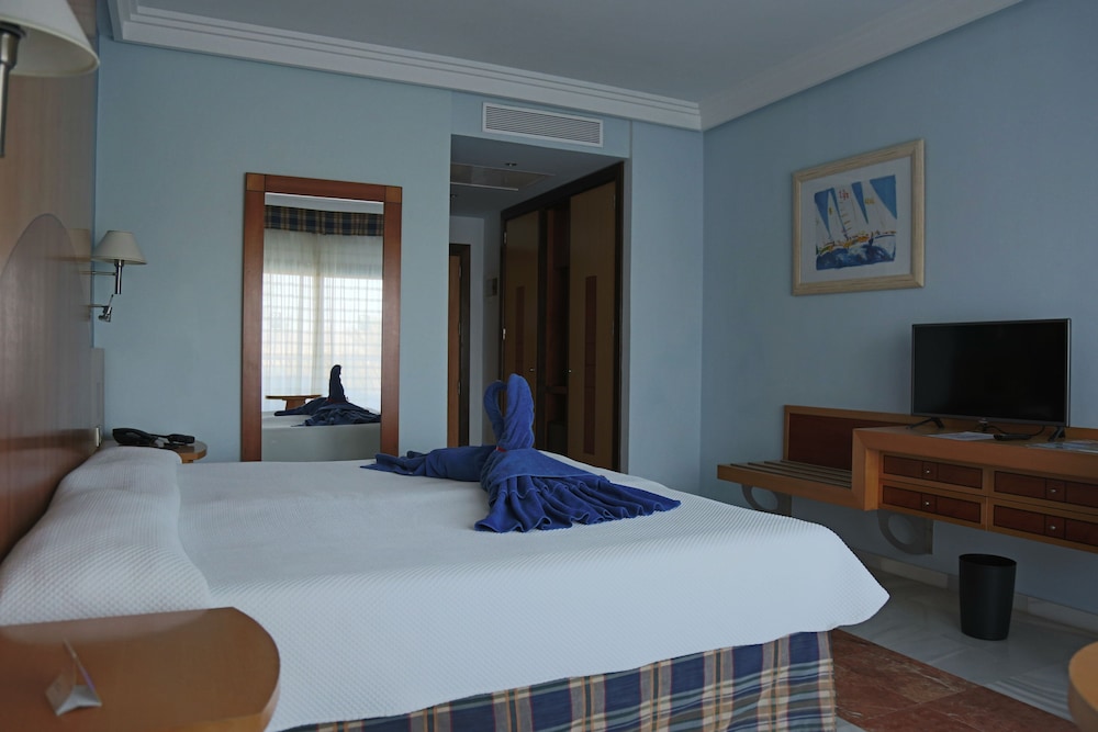 Family Suite (Deluxe) photo 2