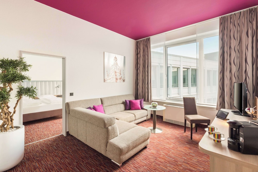 Suite, 1 Double Bed - Photo 1