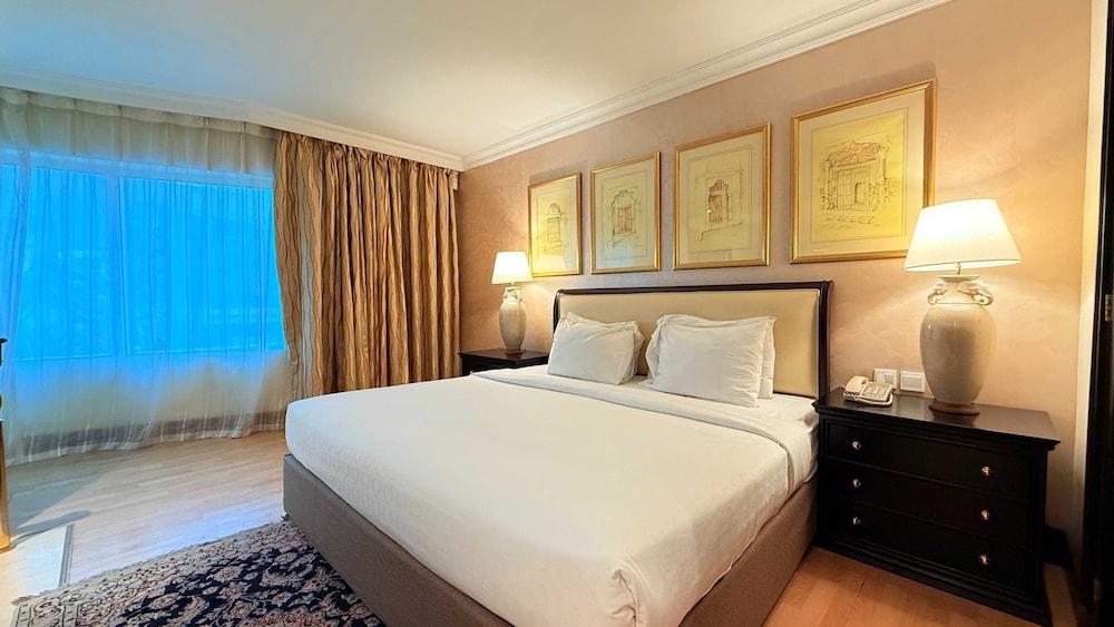 Executive Suite photo 2