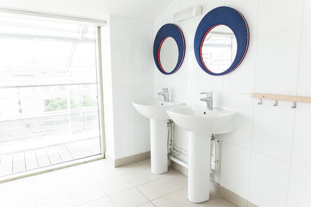 Quadruple Room, Shared Bathroom photo 2