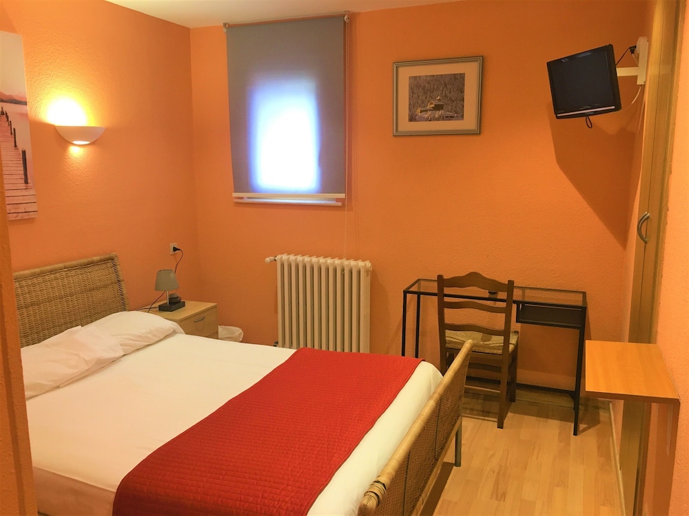Economy Double Room, Non Smoking, Mountain View