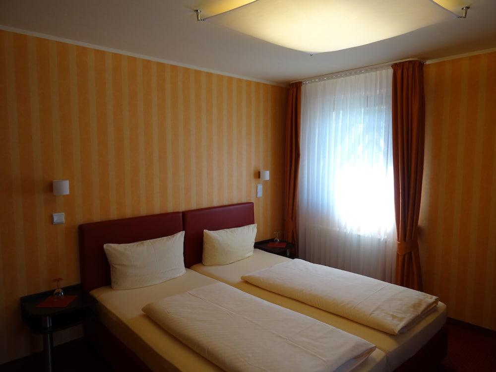 Standard Double Room (No. 3) photo 2