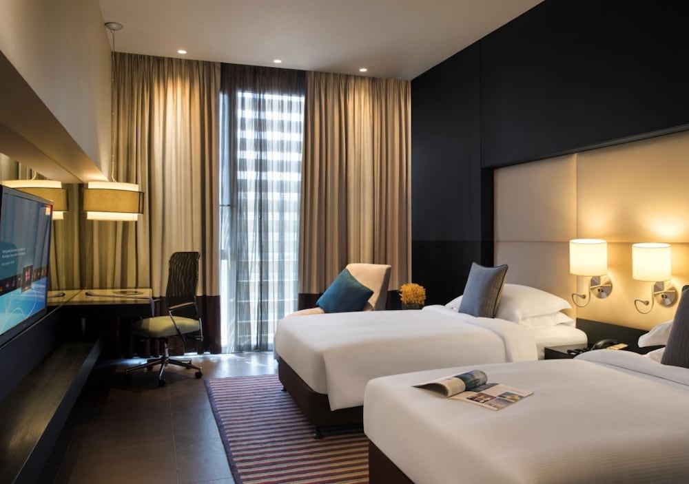 Deluxe Room, 2 Twin Beds, Smoking photo 3