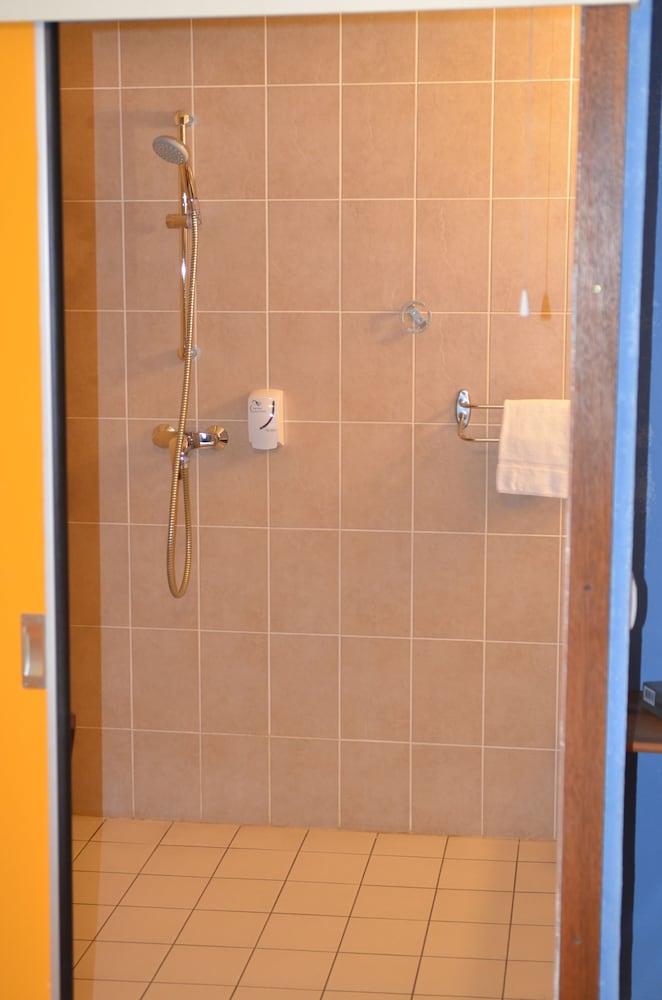 Twin Room, 2 Twin Beds, Accessible, Non Smoking photo 3
