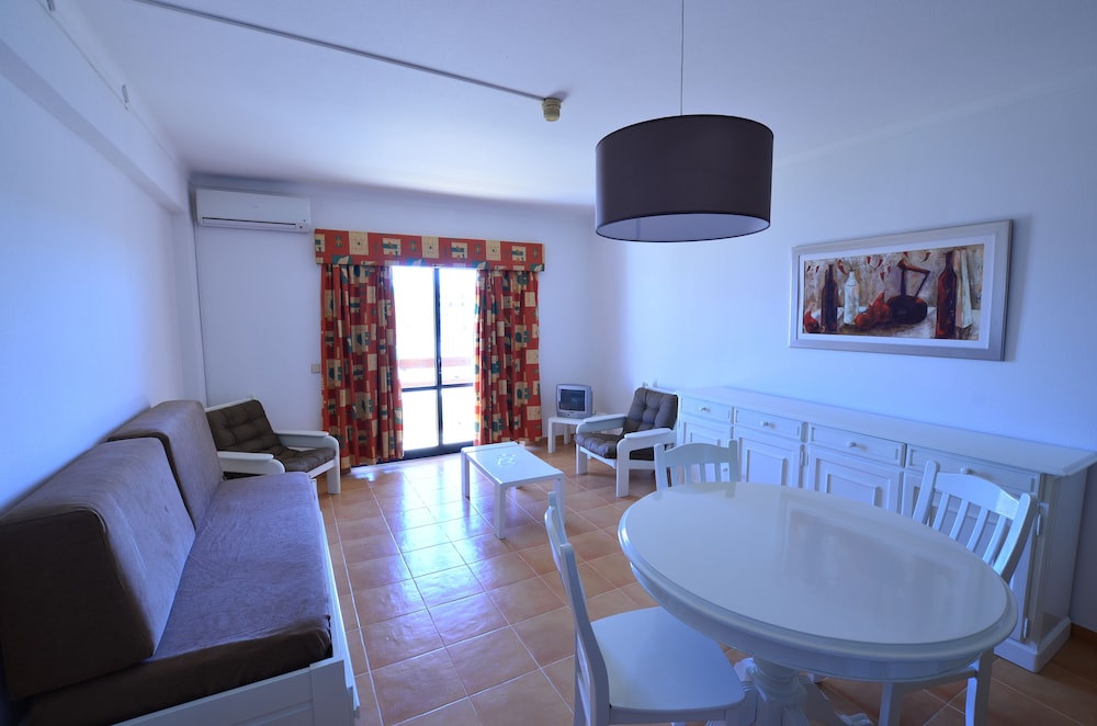 Family Apartment, 1 Bedroom - Photo 11