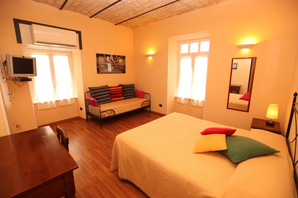 Triple Room