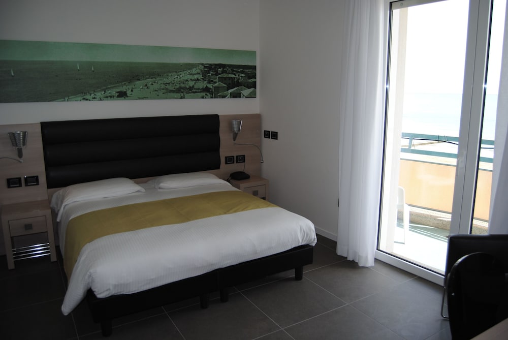 Single Room - Photo 2