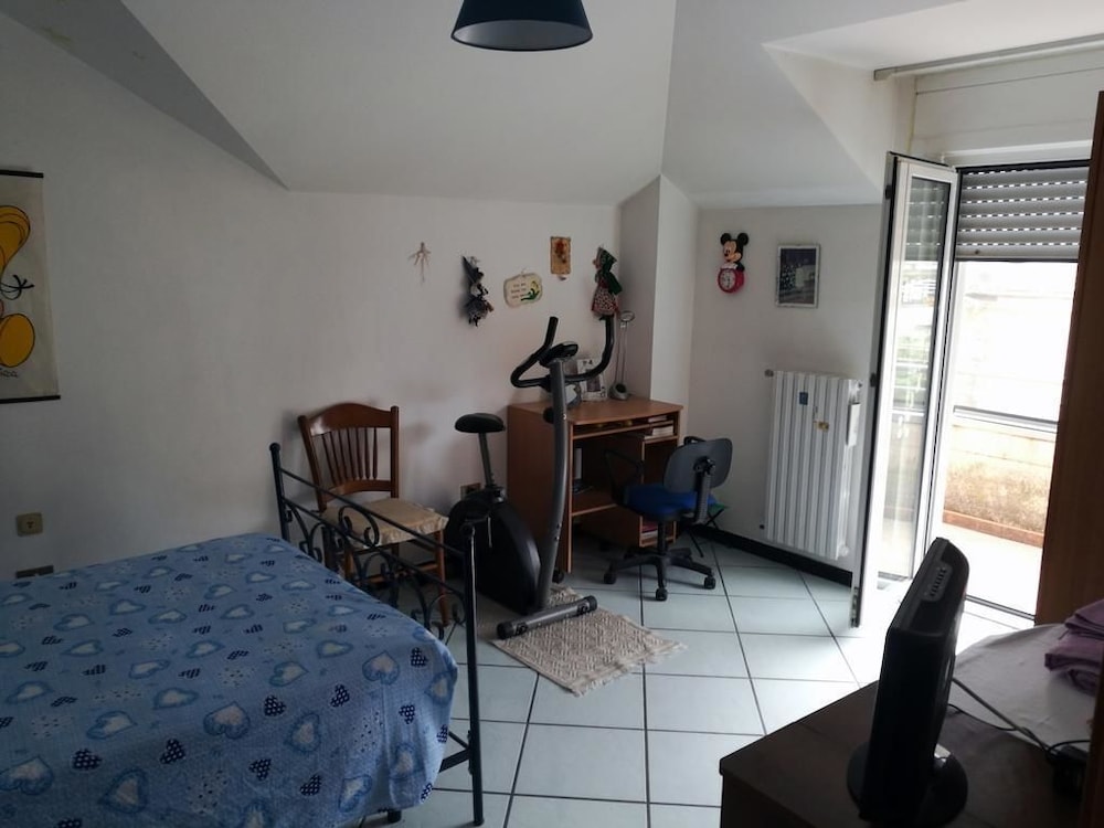 Single Room, Shared Bathroom photo 1